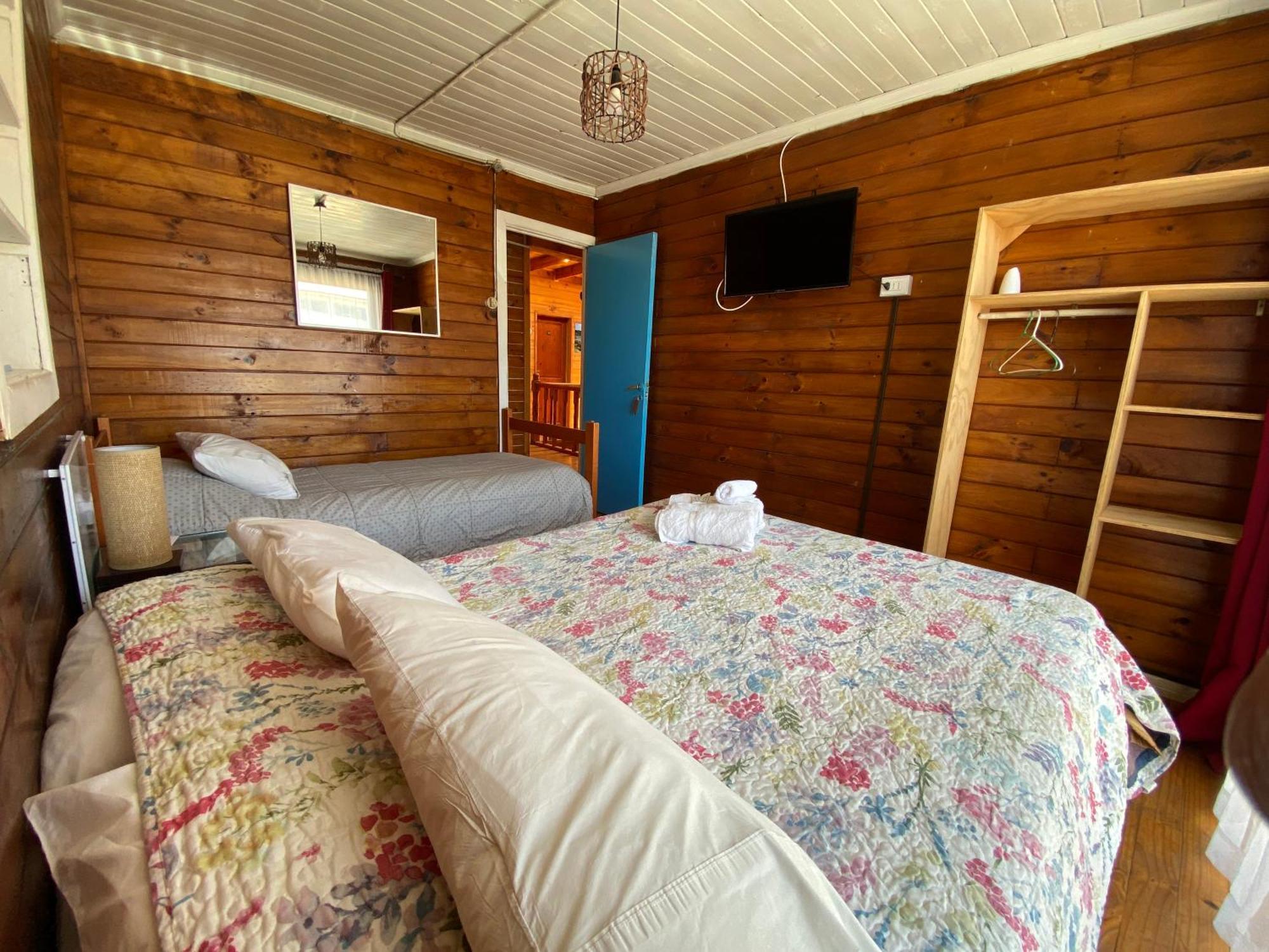 Hostel Moreno 피칠레무 외부 사진